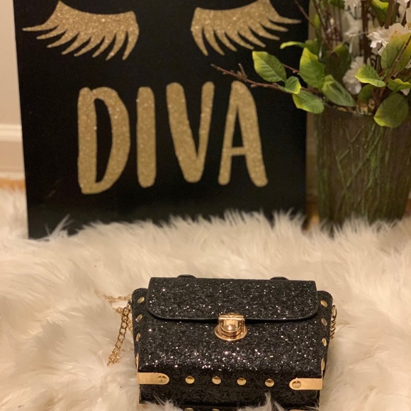 Ready to go out 💃🏽 purse - Picture 2 of 5